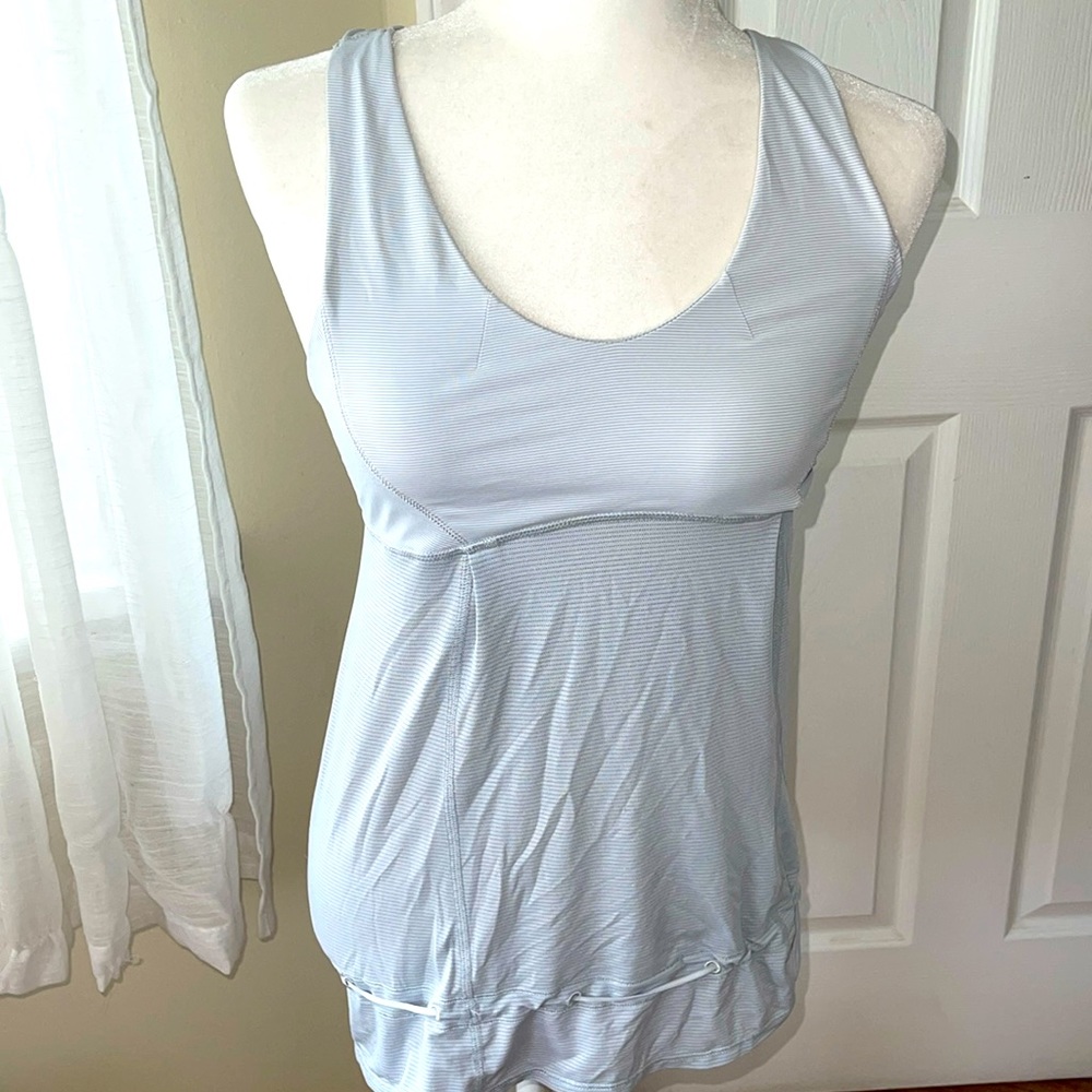 EUC Hardly worn Lululemon grey tank with shelf bra 6
